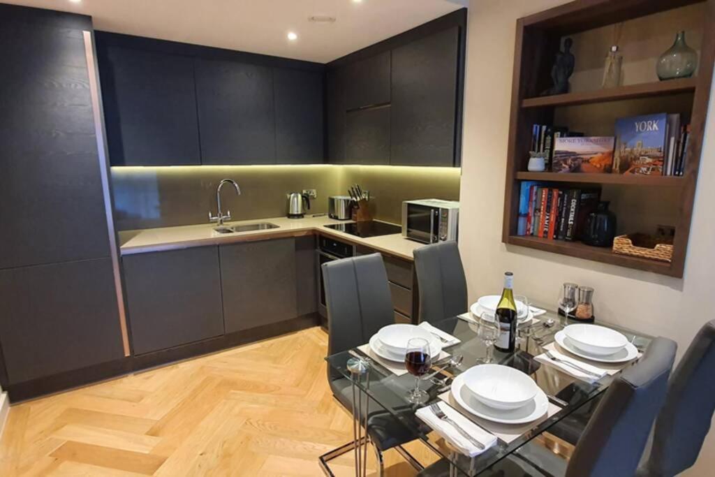 Luxury One Bedroom Apartment Within The City Walls York Eksteriør billede